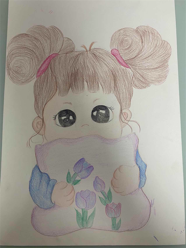 《抱枕女孩》 齐云路小学二（5）班王米琪.png